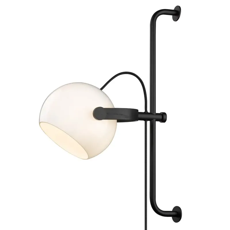 Halo Design     Væglampe ø18 Long E27  Opalic    Eg-sort
